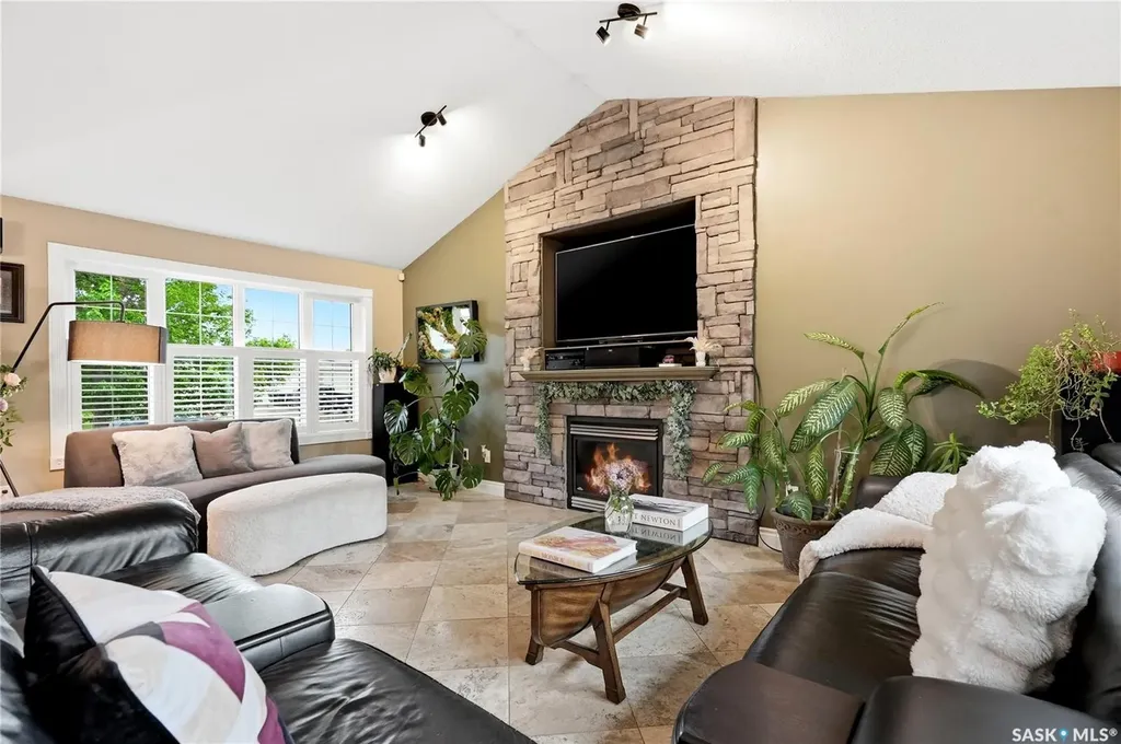 126 Beechmont Crescent Saskatoon SK S7C 1C7