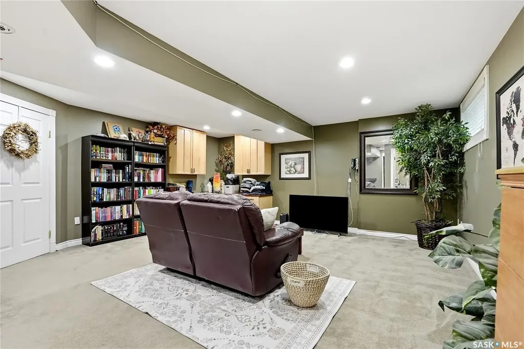 126 Beechmont Crescent Saskatoon SK S7C 1C7