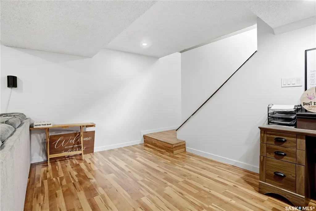 55 Kennedy Crescent Regina SK S4R 6G3