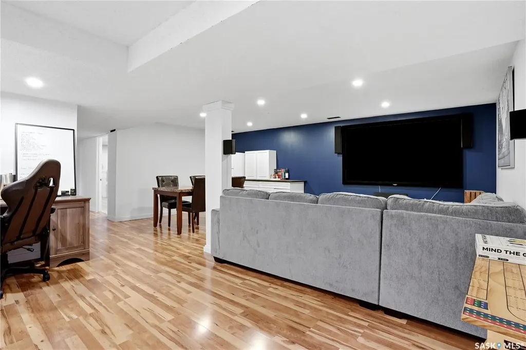 55 Kennedy Crescent Regina SK S4R 6G3