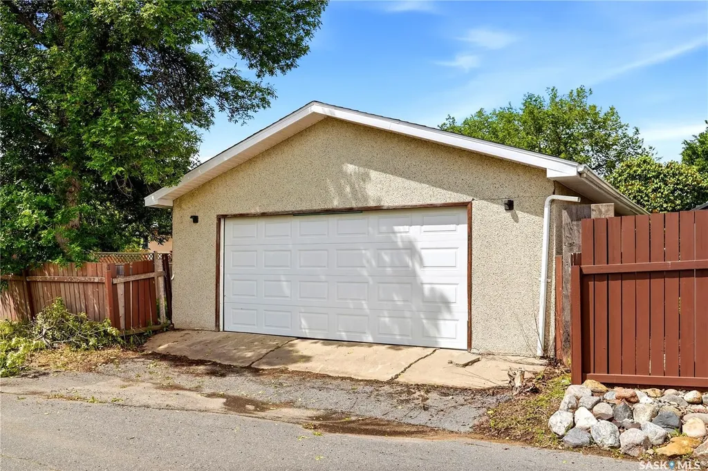 55 Kennedy Crescent Regina SK S4R 6G3