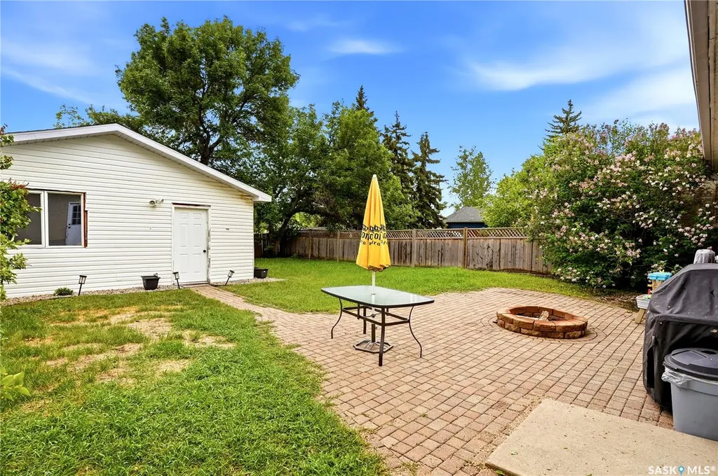 55 Kennedy Crescent Regina SK S4R 6G3