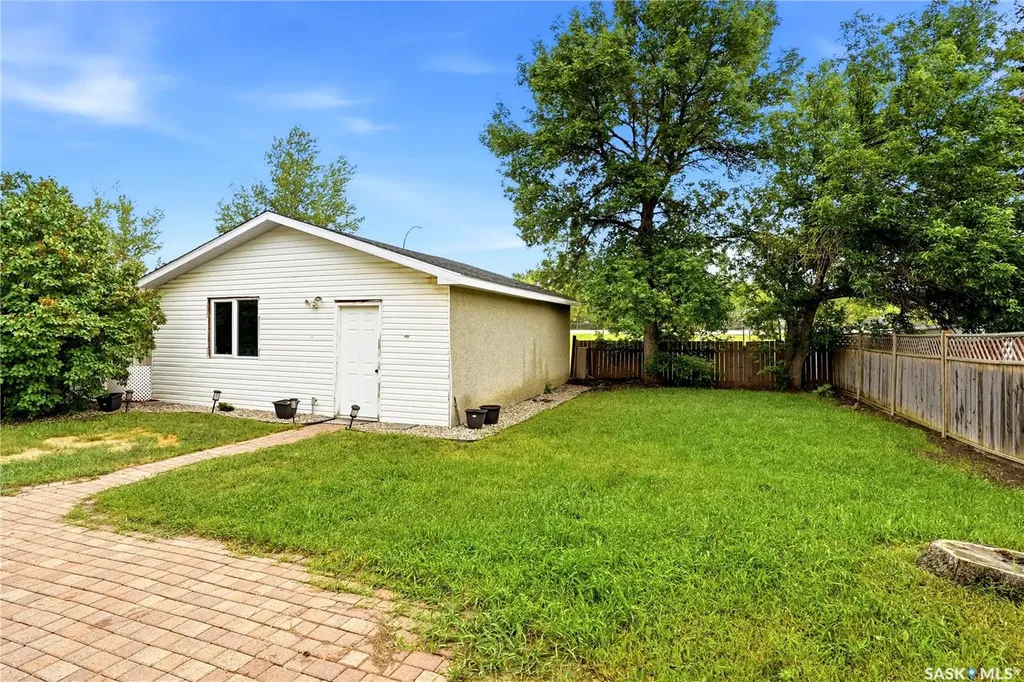 55 Kennedy Crescent Regina SK S4R 6G3