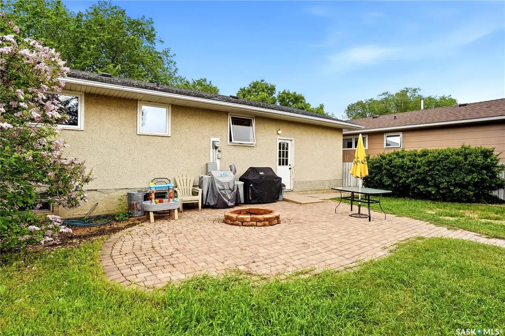 55 Kennedy Crescent Regina SK S4R 6G3