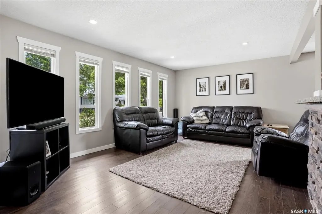 55 Kennedy Crescent Regina SK S4R 6G3