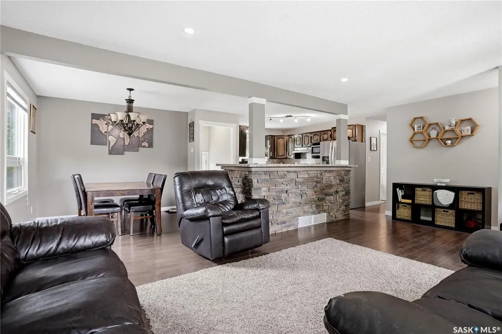 55 Kennedy Crescent Regina SK S4R 6G3