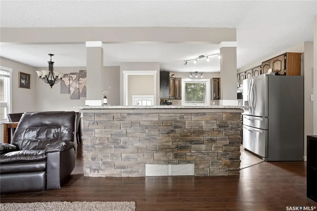55 Kennedy Crescent Regina SK S4R 6G3