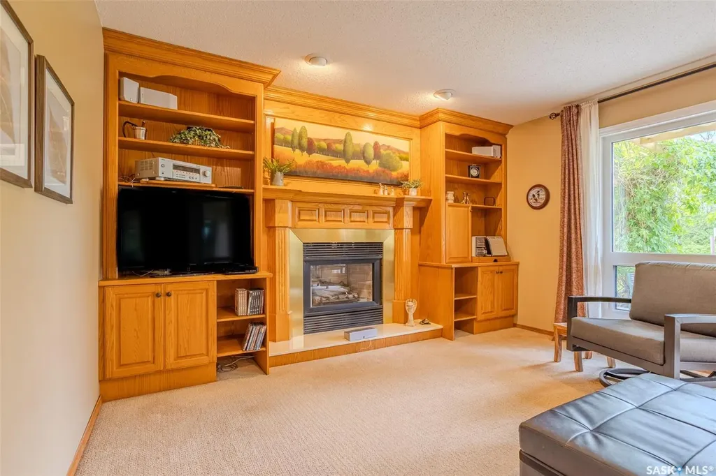 406 Braeburn Crescent Saskatoon SK S7V 1A5