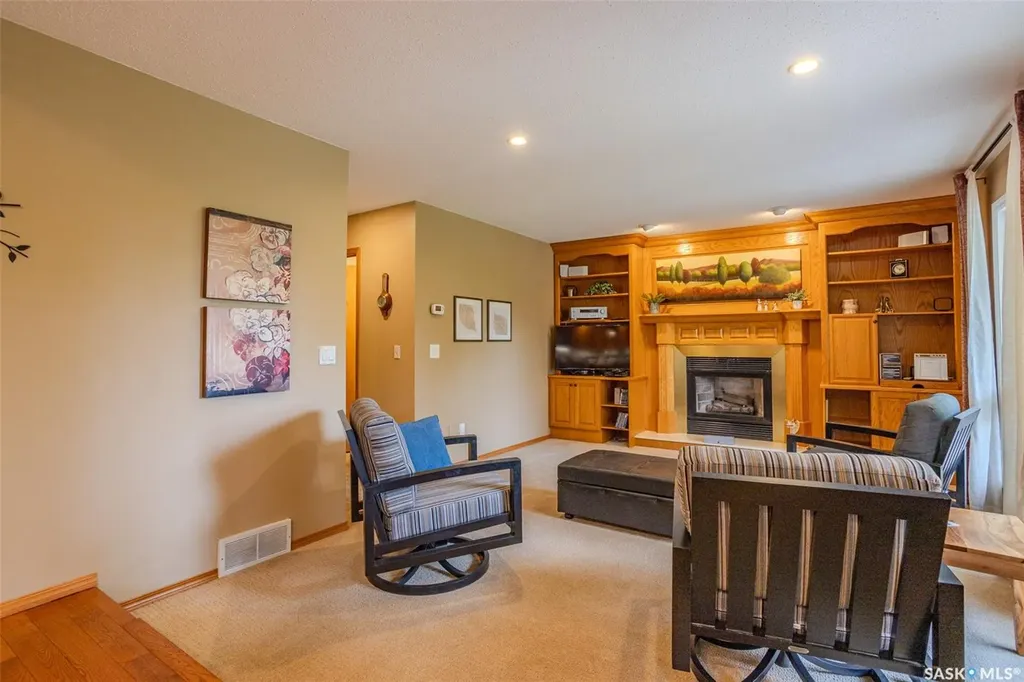 406 Braeburn Crescent Saskatoon SK S7V 1A5