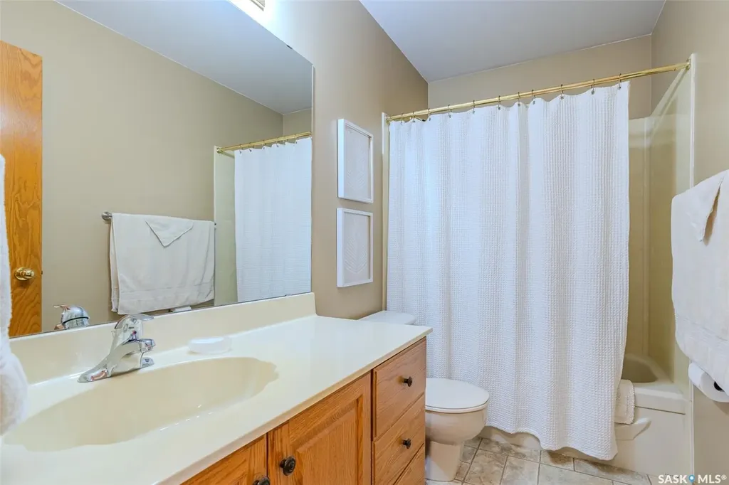 406 Braeburn Crescent Saskatoon SK S7V 1A5