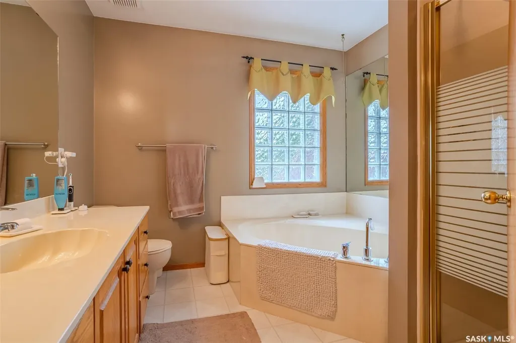 406 Braeburn Crescent Saskatoon SK S7V 1A5