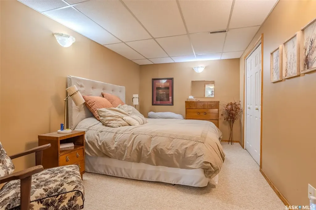 406 Braeburn Crescent Saskatoon SK S7V 1A5