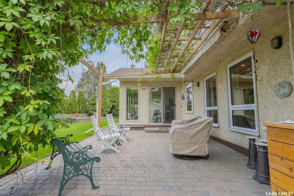 406 Braeburn Crescent Saskatoon SK S7V 1A5