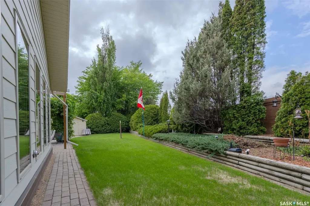 406 Braeburn Crescent Saskatoon SK S7V 1A5