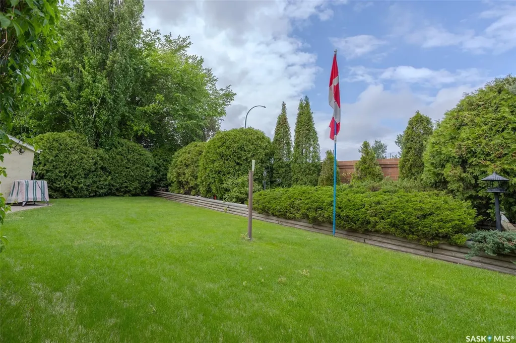 406 Braeburn Crescent Saskatoon SK S7V 1A5