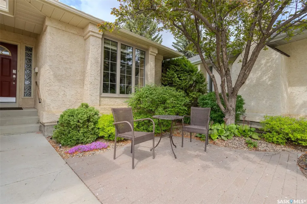 406 Braeburn Crescent Saskatoon SK S7V 1A5