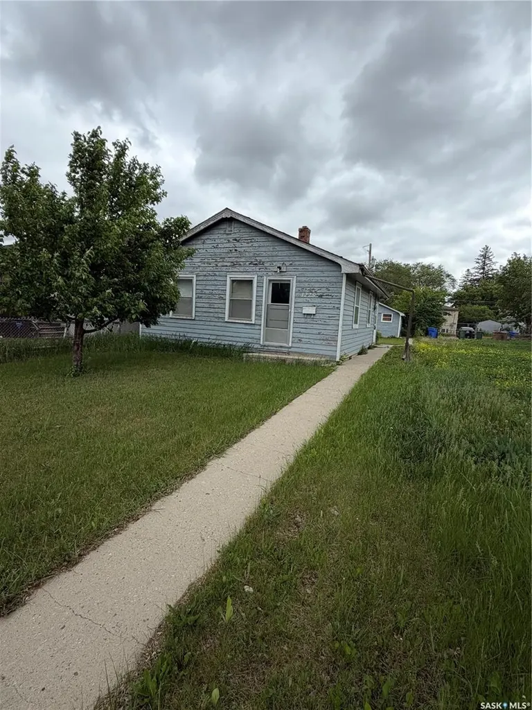 1225 Atkinson Street Regina SK S4N 3V7