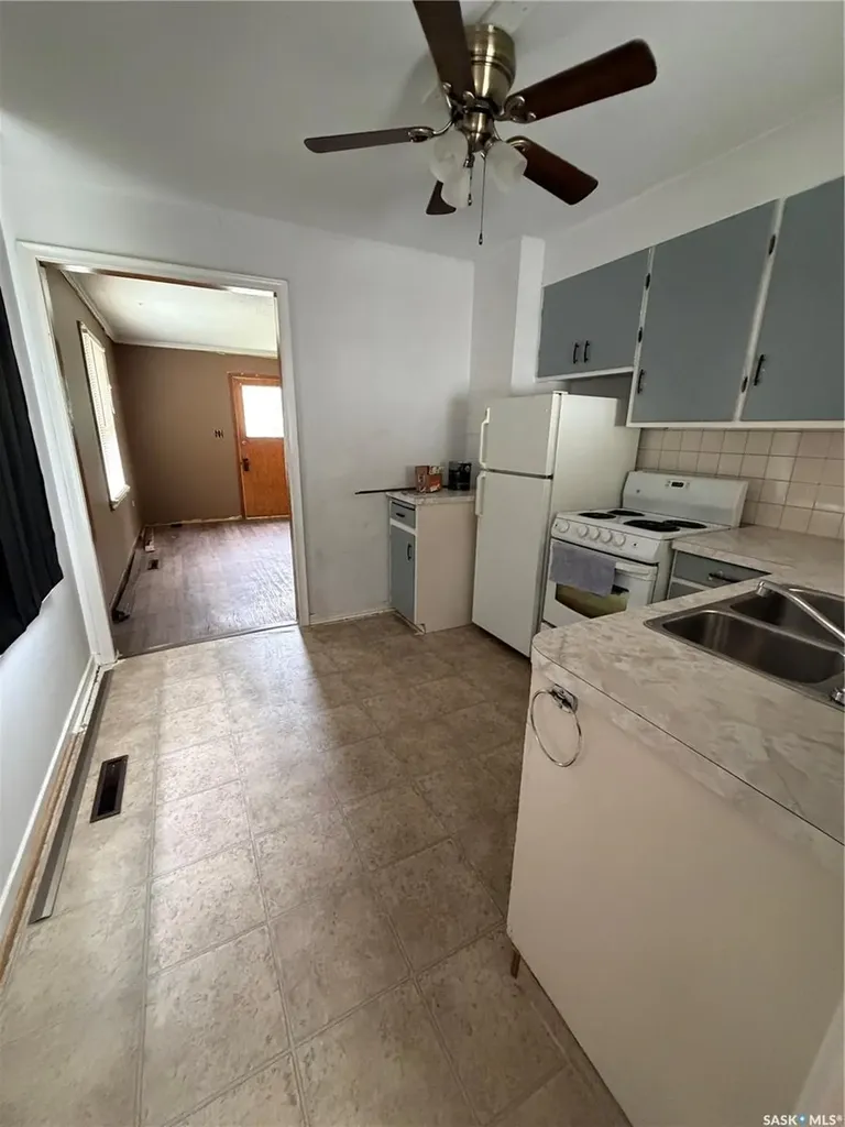 1225 Atkinson Street Regina SK S4N 3V7