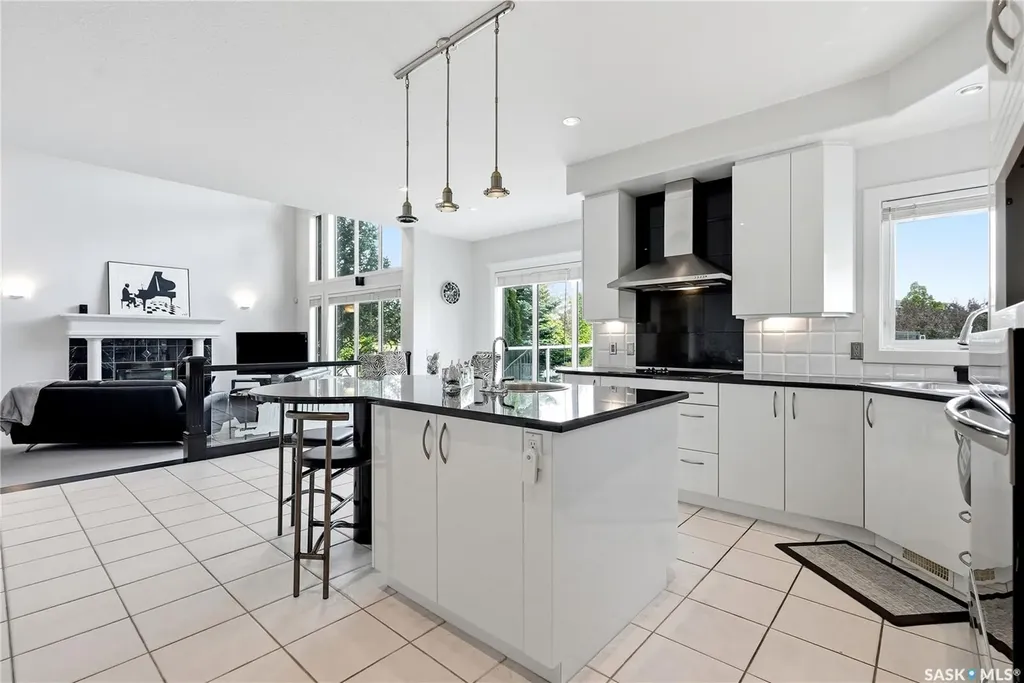 214 Mendel Green Saskatoon SK S7J 5J7