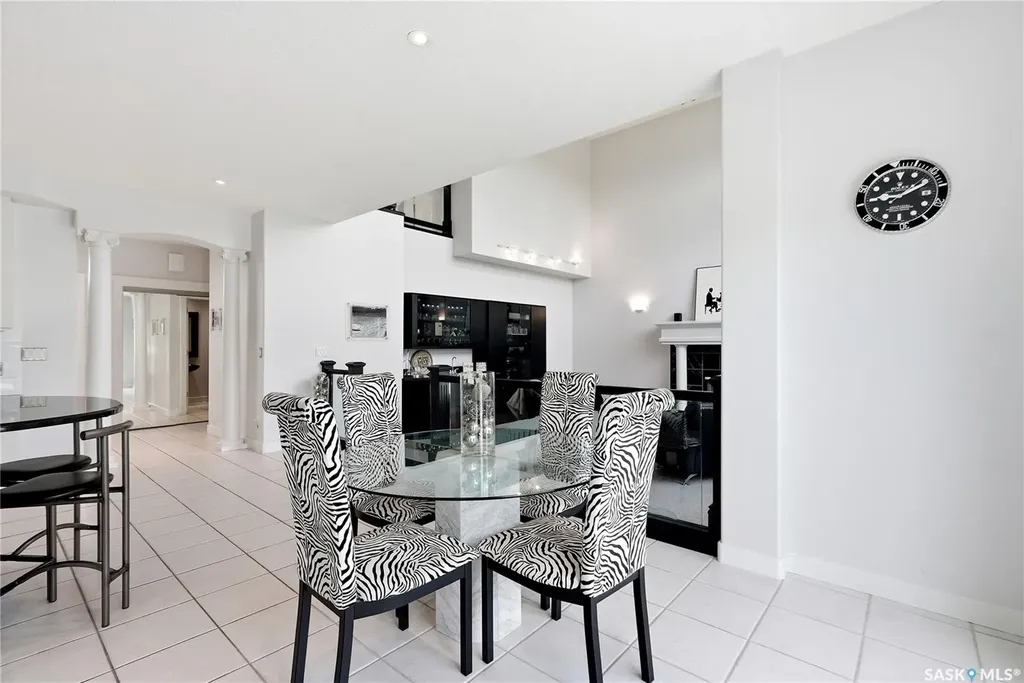 214 Mendel Green Saskatoon SK S7J 5J7
