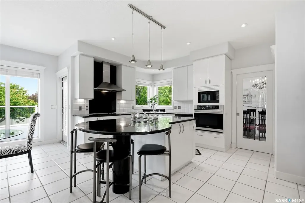 214 Mendel Green Saskatoon SK S7J 5J7