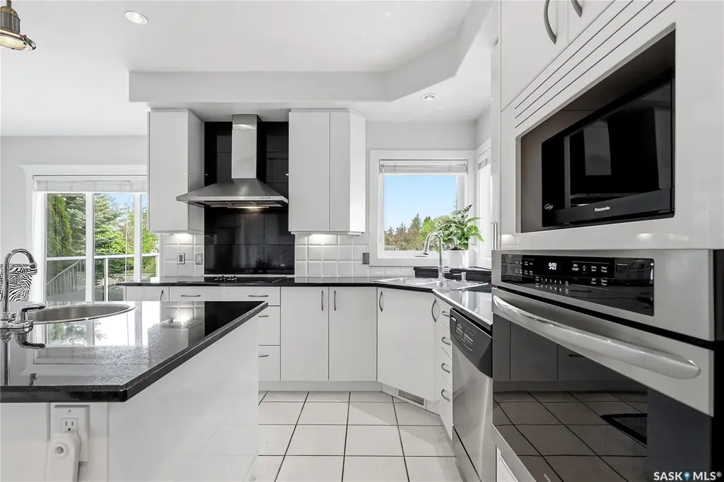 214 Mendel Green Saskatoon SK S7J 5J7