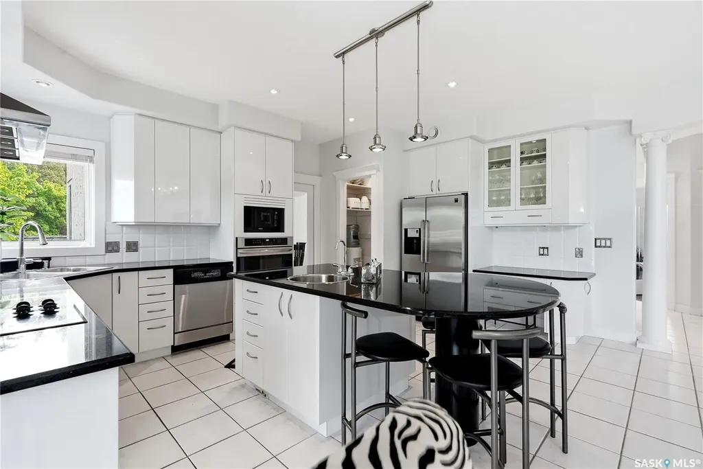 214 Mendel Green Saskatoon SK S7J 5J7