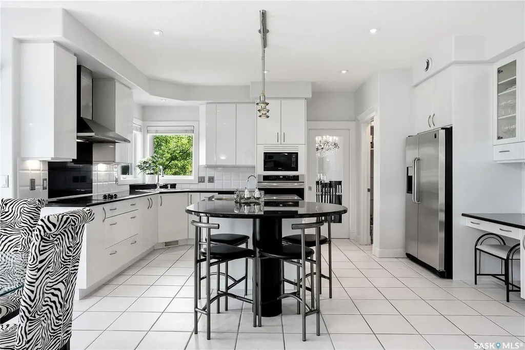 214 Mendel Green Saskatoon SK S7J 5J7