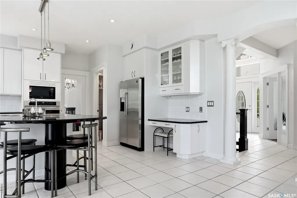 214 Mendel Green Saskatoon SK S7J 5J7