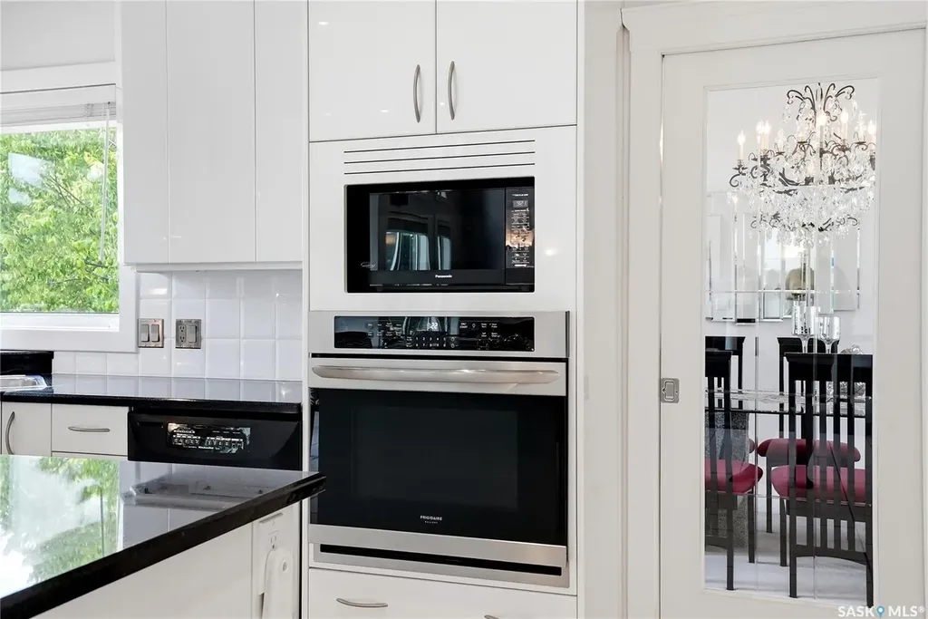 214 Mendel Green Saskatoon SK S7J 5J7