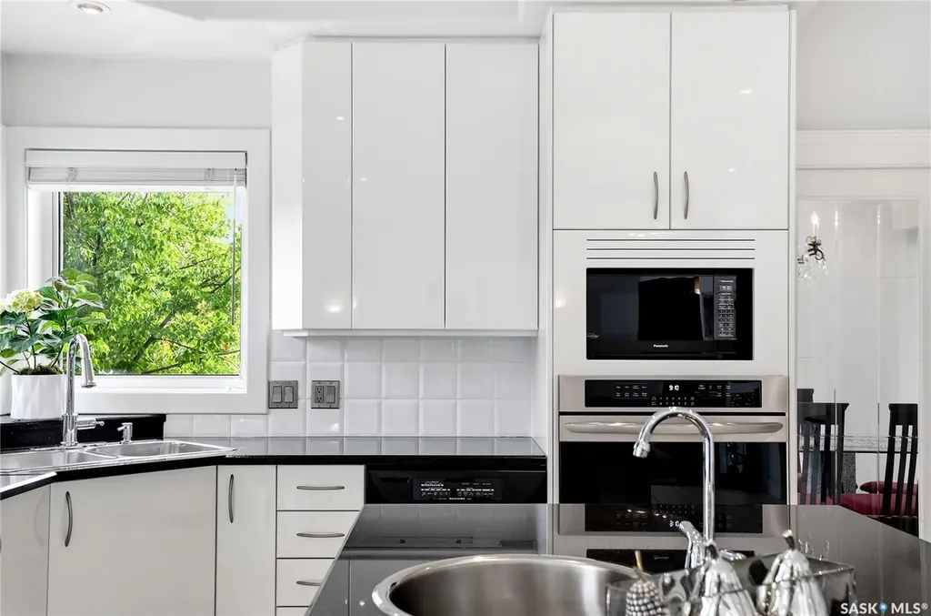 214 Mendel Green Saskatoon SK S7J 5J7