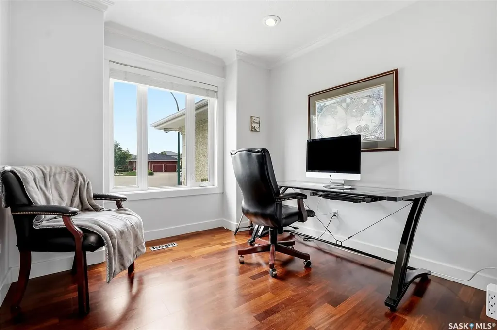 214 Mendel Green Saskatoon SK S7J 5J7
