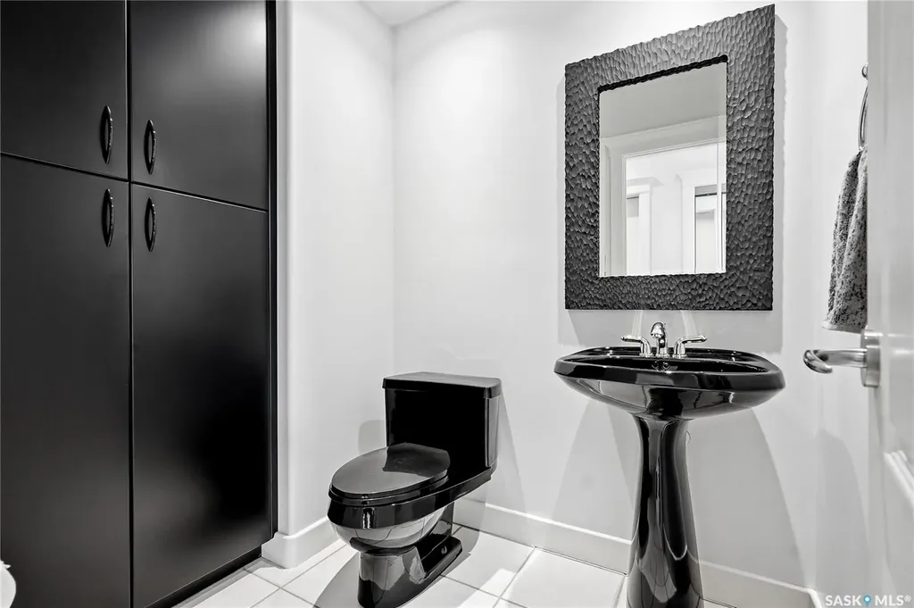 214 Mendel Green Saskatoon SK S7J 5J7