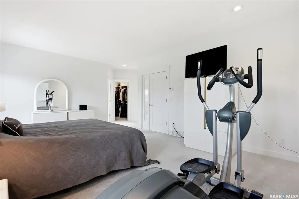 214 Mendel Green Saskatoon SK S7J 5J7
