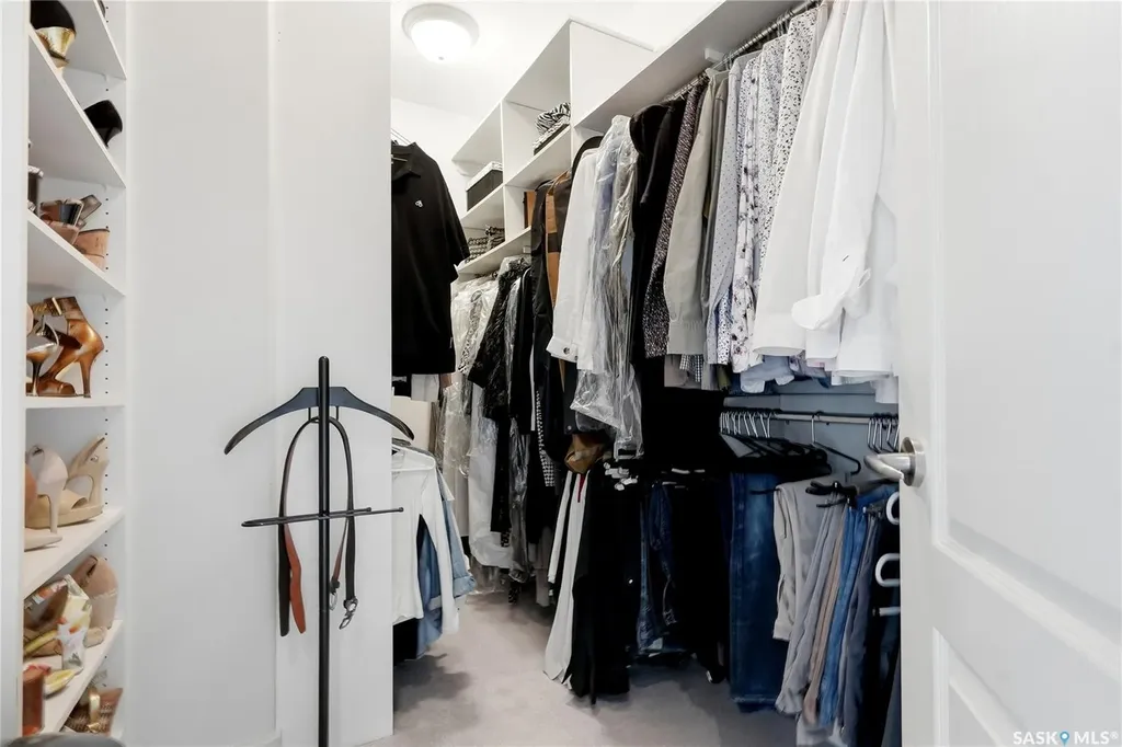 214 Mendel Green Saskatoon SK S7J 5J7