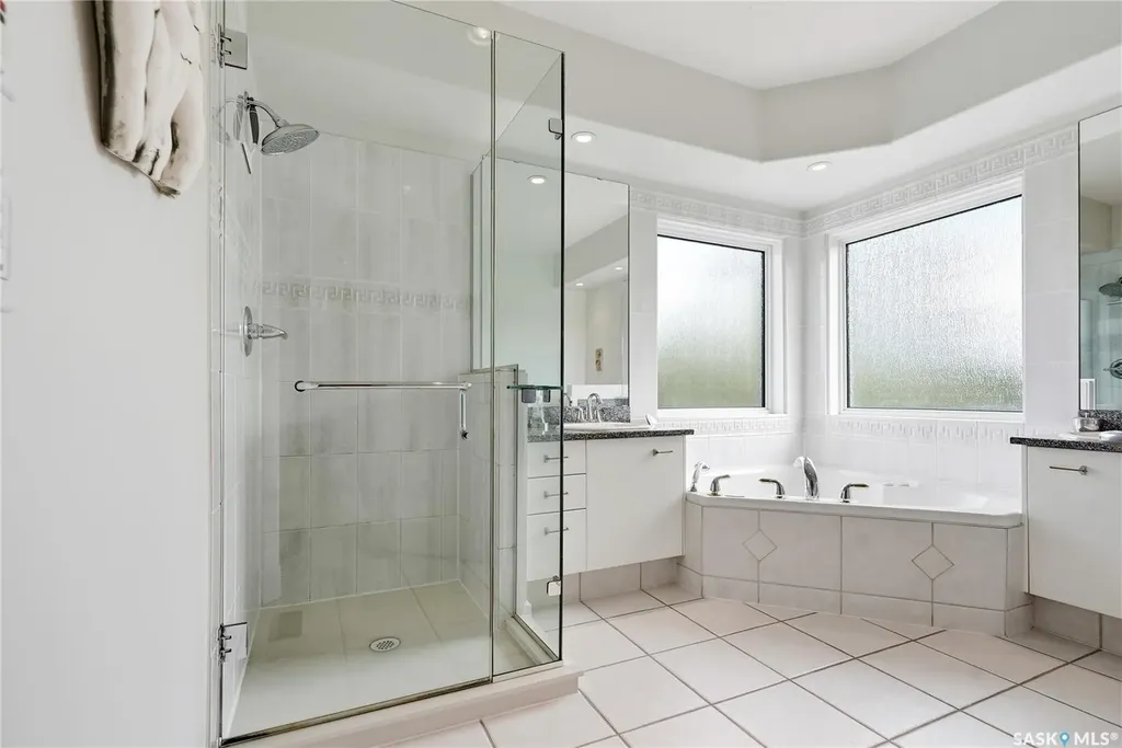 214 Mendel Green Saskatoon SK S7J 5J7