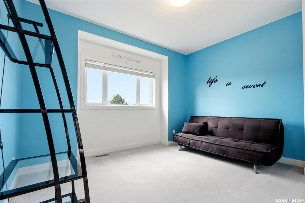214 Mendel Green Saskatoon SK S7J 5J7