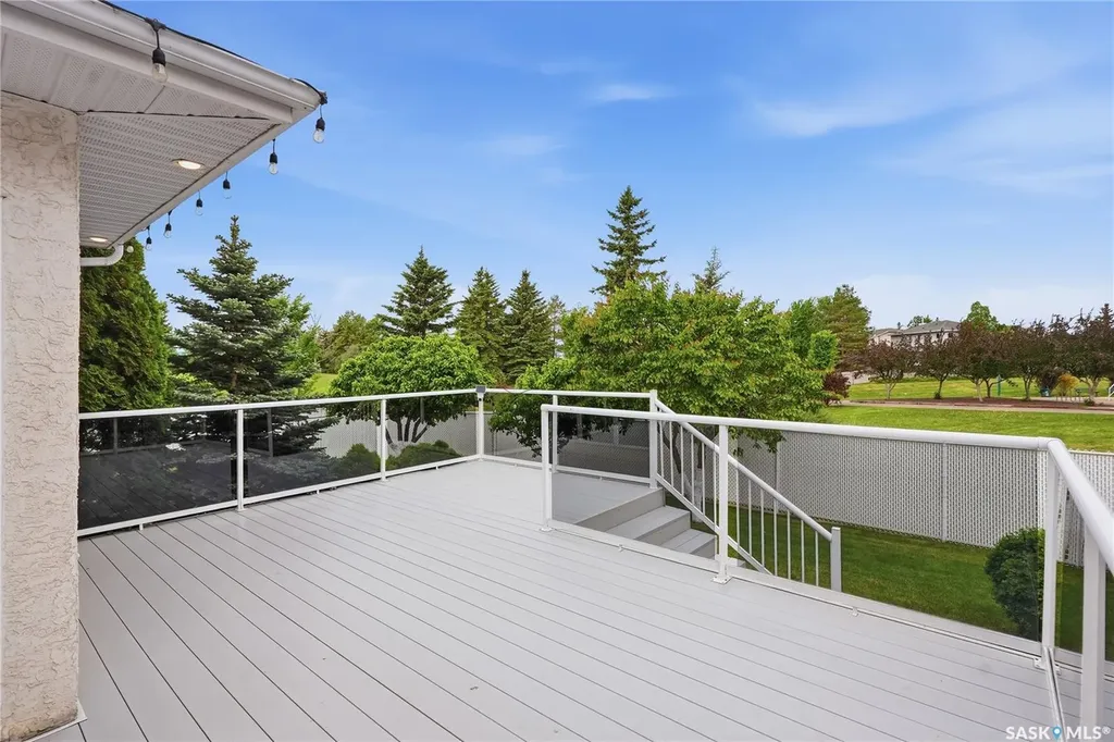 214 Mendel Green Saskatoon SK S7J 5J7
