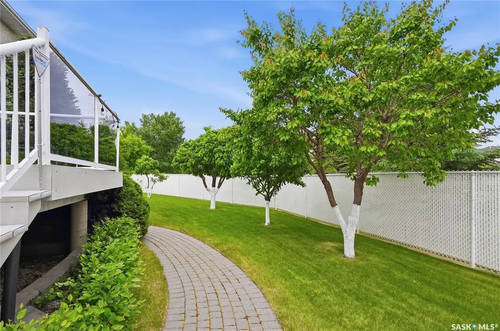 214 Mendel Green Saskatoon SK S7J 5J7