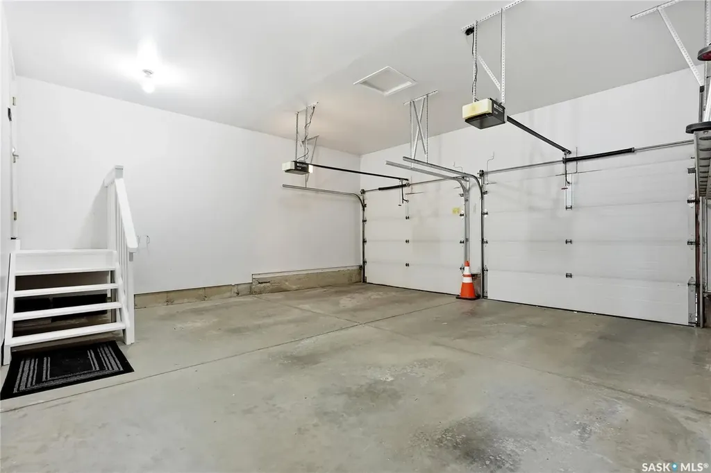 214 Mendel Green Saskatoon SK S7J 5J7