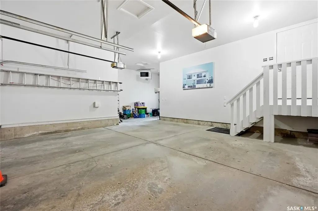 214 Mendel Green Saskatoon SK S7J 5J7