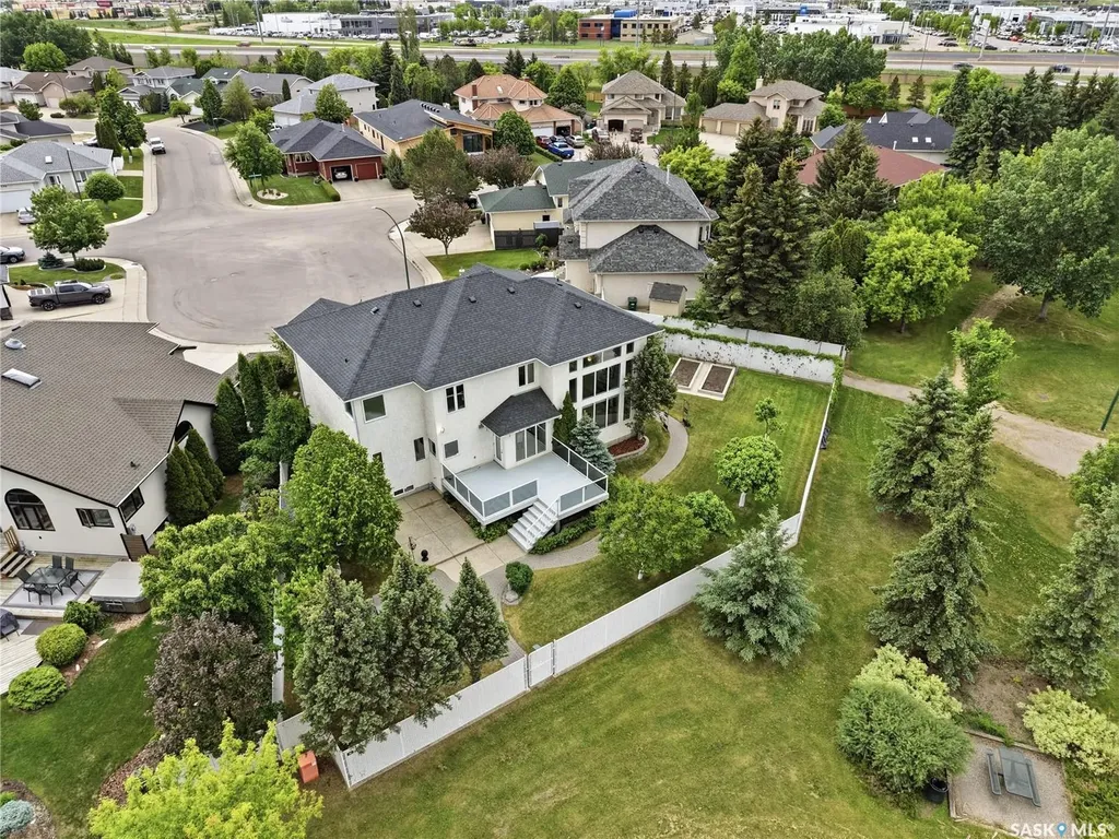 214 Mendel Green Saskatoon SK S7J 5J7