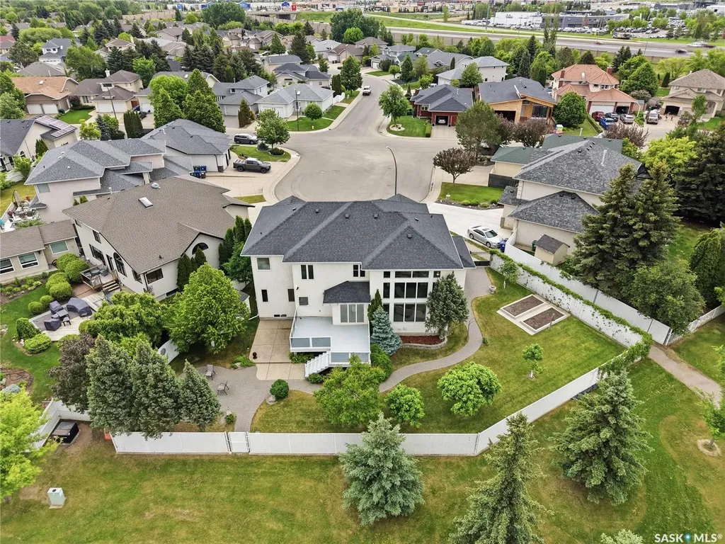 214 Mendel Green Saskatoon SK S7J 5J7