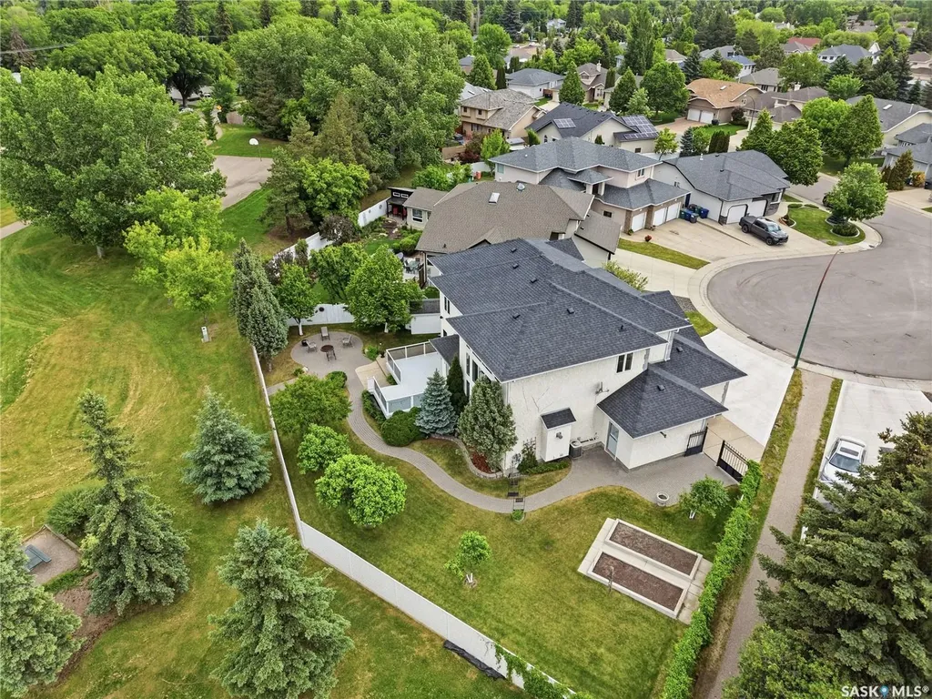 214 Mendel Green Saskatoon SK S7J 5J7