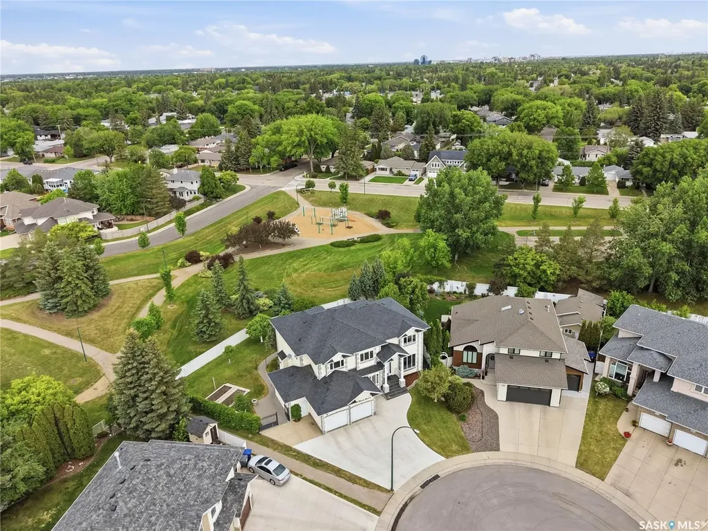 214 Mendel Green Saskatoon SK S7J 5J7