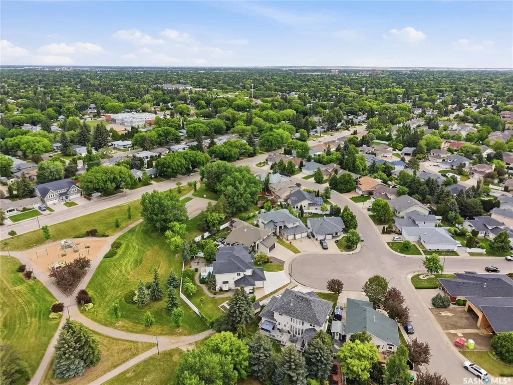 214 Mendel Green Saskatoon SK S7J 5J7
