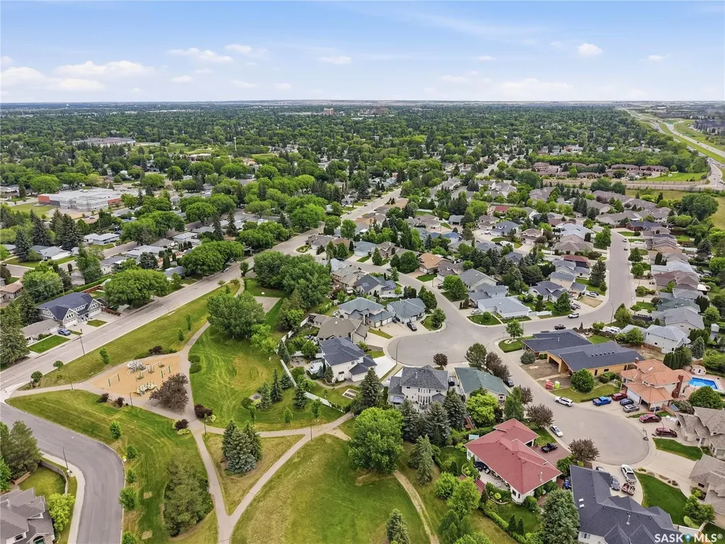 214 Mendel Green Saskatoon SK S7J 5J7