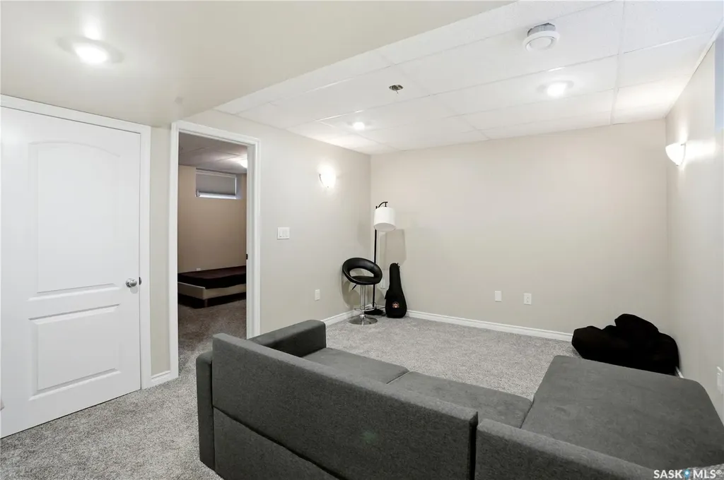 302 Dickson Crescent Saskatoon SK S7T 0T8