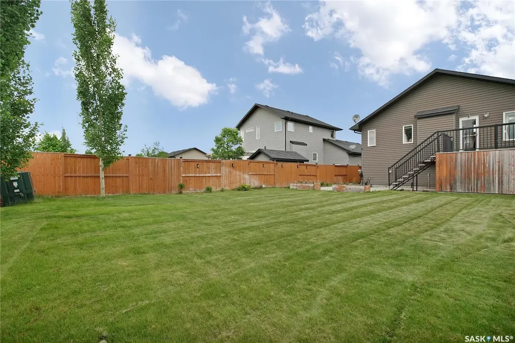 902 Stony Crescent Martensville SK S7K 6K7