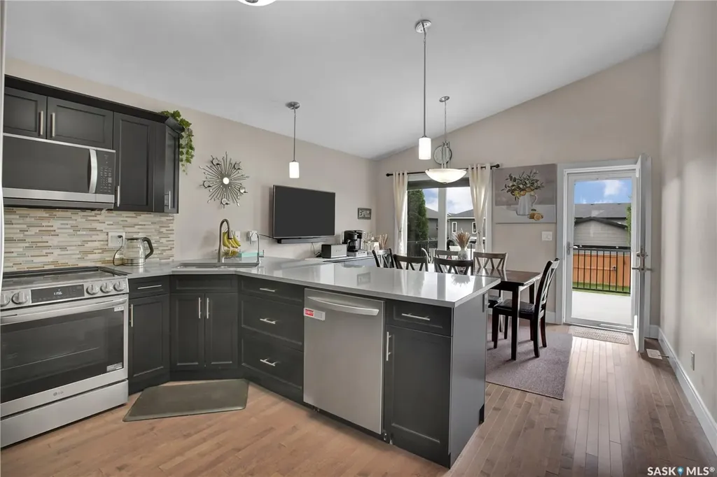 902 Stony Crescent Martensville SK S7K 6K7